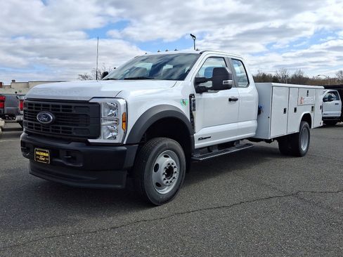New 2024 Ford F550 2WD SuperCab Super Duty image 2