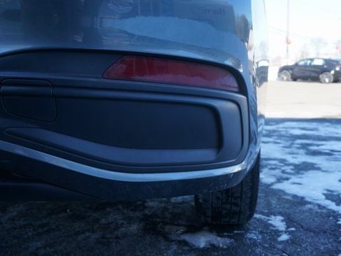 Certified 2023 Volkswagen Jetta SE w/ Panoramic Sunroof Package image 84