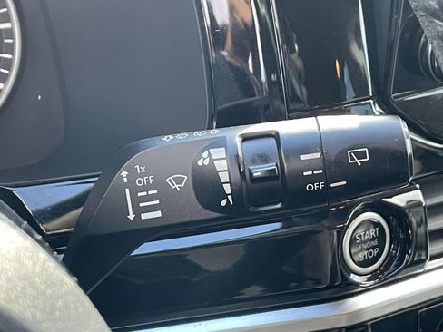 Used 2023 Nissan Pathfinder SL image 22