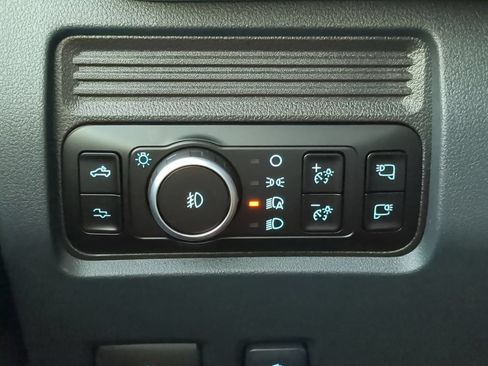 Certified 2025 Ford F250 Platinum w/ FX4 Off-Road Package AWD/4WD image 66