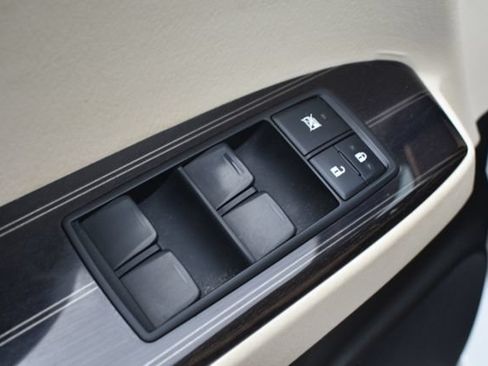 Used 2020 Lexus GX 460 Premium w/ Premium Package AWD/4WD image 18