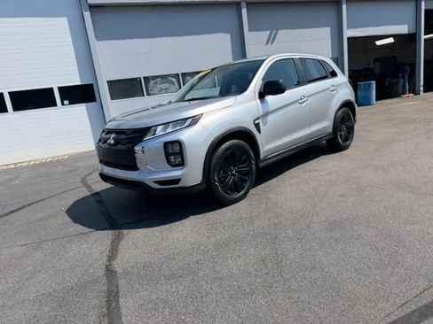 Used 2025 Mitsubishi Outlander Sport LE AWD/4WD image 24