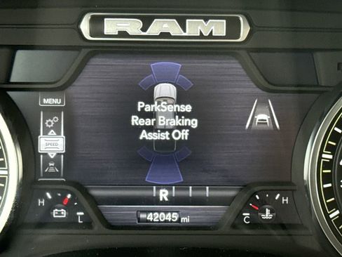 Used 2025 RAM 1500 Laramie AWD/4WD image 31