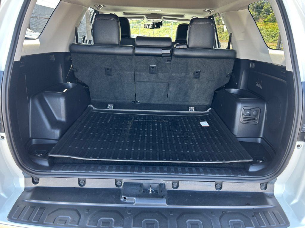 Used 2021 Toyota 4Runner Limited AWD/4WD image 23