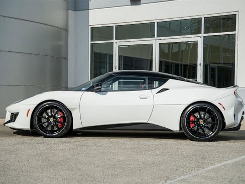 Used 2021 Lotus Evora image 10