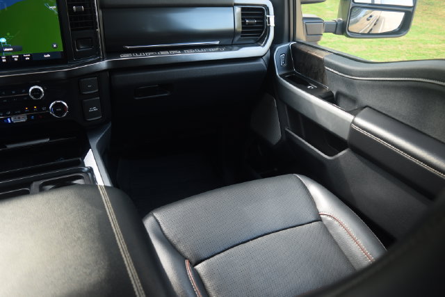 Used 2024 Ford F250 Lariat w/ Black Appearance Package AWD/4WD image 13