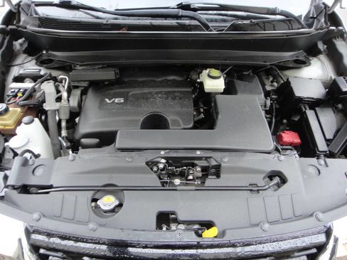 Used 2019 Nissan Pathfinder SL image 19