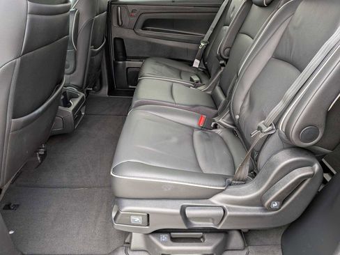 Used 2025 Honda Odyssey Touring image 17