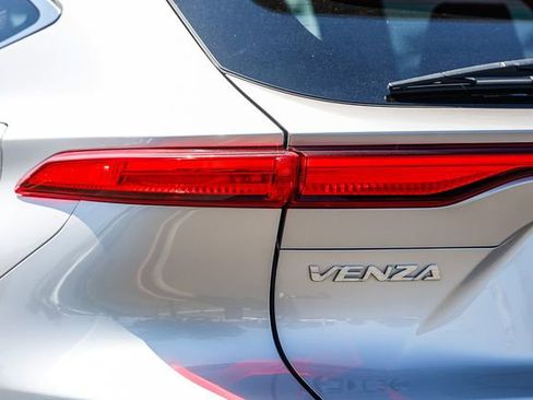 Used 2021 Toyota Venza Limited w/ Advanced Technology Package AWD/4WD image 10
