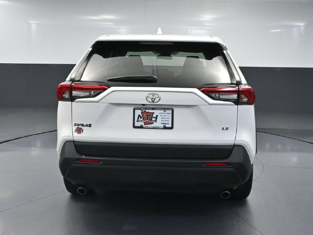 Used 2025 Toyota RAV4 LE FWD image 5
