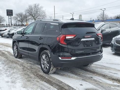 Used 2023 GMC Terrain SLT image 4