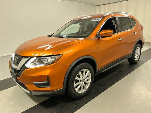 Used 2020 Nissan Rogue SV image 5