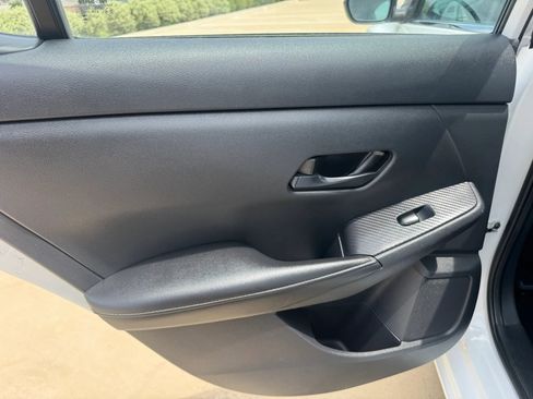 Used 2024 Nissan Sentra SV w/ Lighting Package FWD image 27