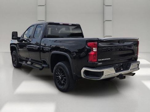 Used 2022 Chevrolet Silverado 2500 LT w/ Convenience Package AWD/4WD image 3