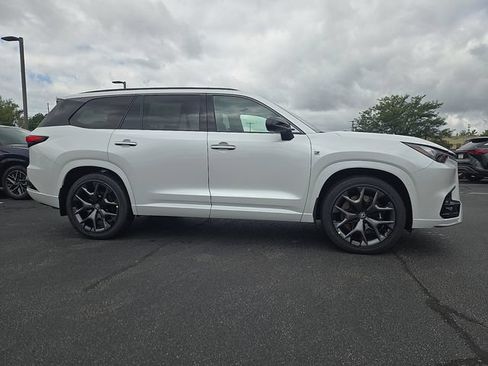 New 2026 Lexus TX 500h AWD w/ Technology Package image 2
