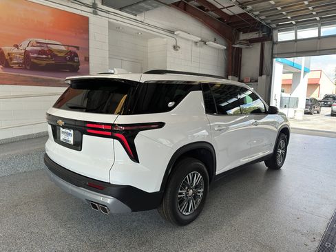 New 2026 Chevrolet Traverse LT w/ LPO, Floor Liner Package image 3