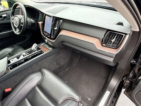 Used 2023 Volvo XC60 B5 Ultimate image 34