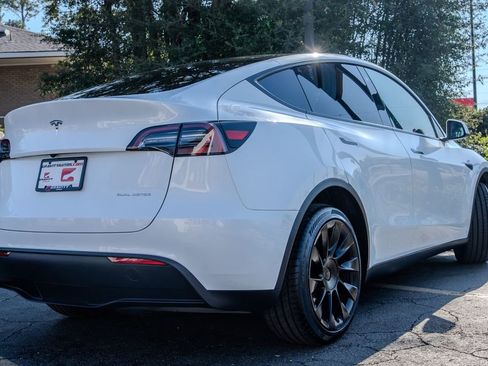 Used 2023 Tesla Model Y Long Range image 27