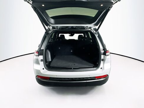 Used 2023 Jeep Grand Cherokee Altitude image 31