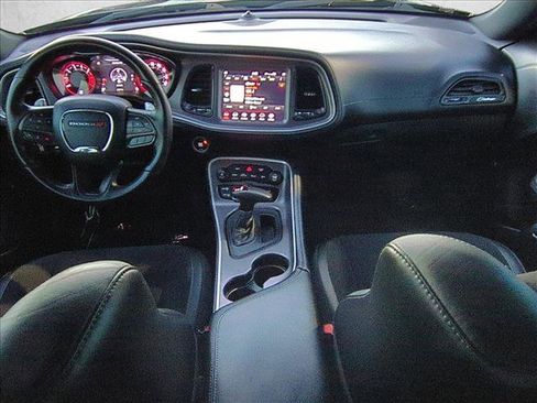 Used 2022 Dodge Challenger R/T w/ Plus Package image 18