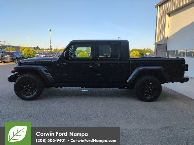 Used 2023 Jeep Gladiator Sport AWD/4WD image 6