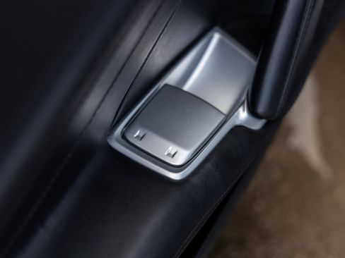 Used 2015 Ferrari California T image 22