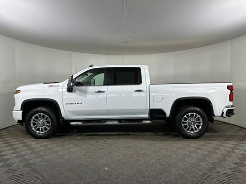 Used 2025 Chevrolet Silverado 2500 LT w/ Z71 Chrome Sport Edition image 11