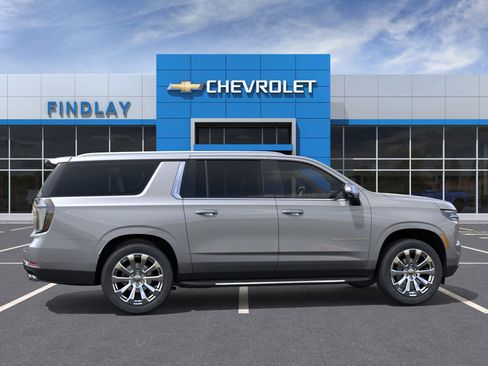 New 2025 Chevrolet Suburban Premier image 19