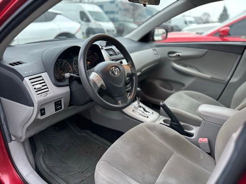 Used 2013 Toyota Corolla LE image 8