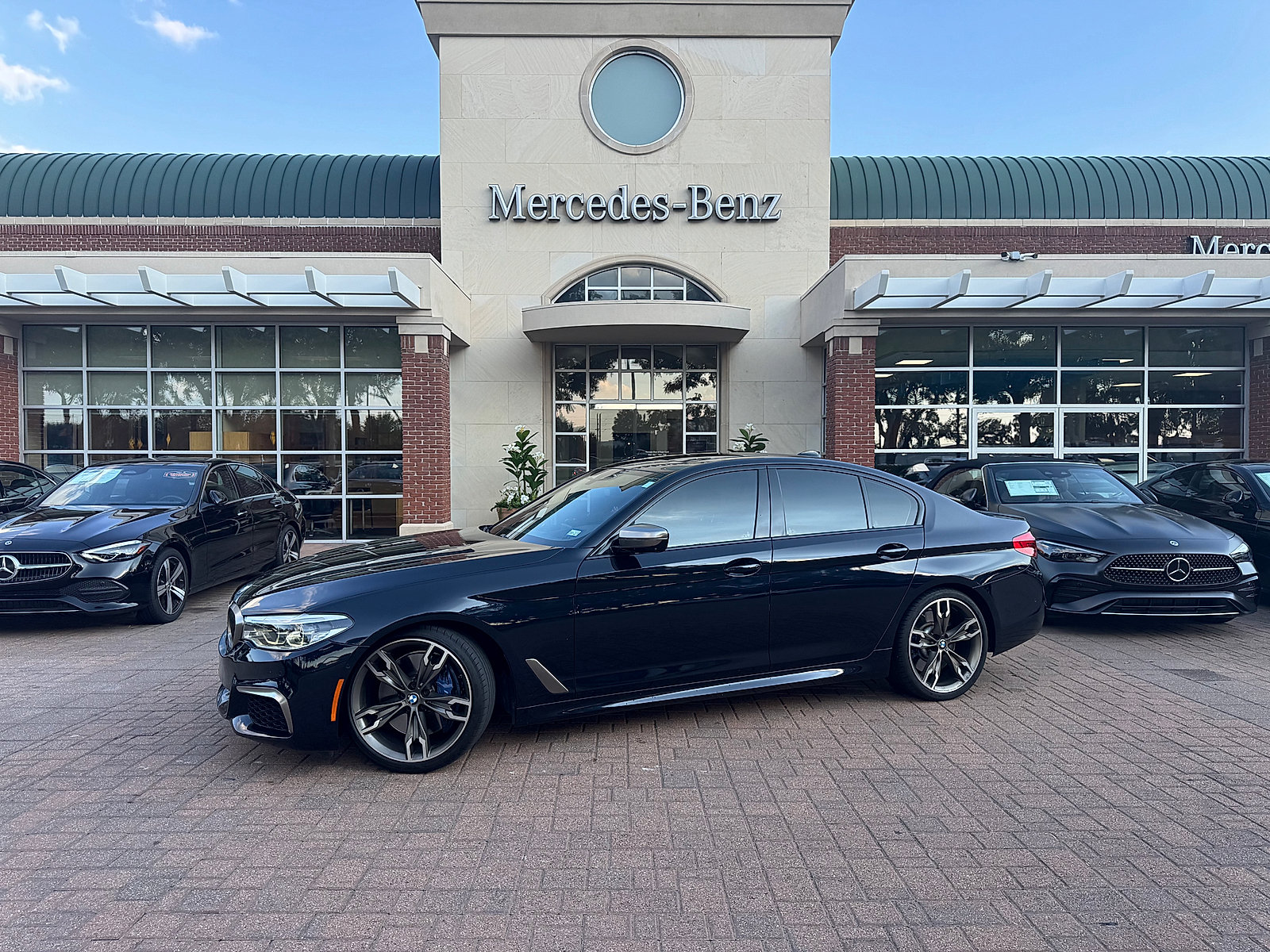 Used 2020 BMW M550i xDrive w/ Dynamic Handling Package AWD/4WD image 2