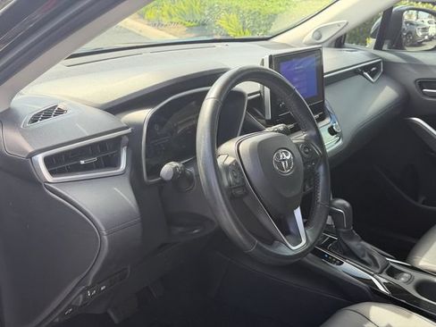 Certified 2023 Toyota Corolla Cross XLE w/ Convenience Package FWD image 12