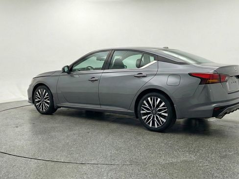 Used 2025 Nissan Altima 2.5 SV image 6