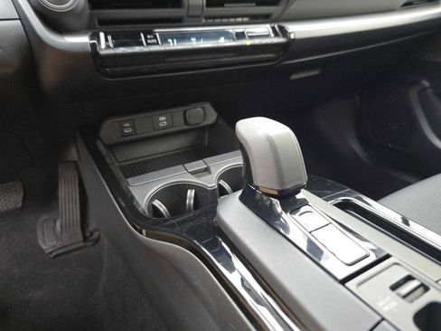 Certified 2023 Toyota Prius LE image 32