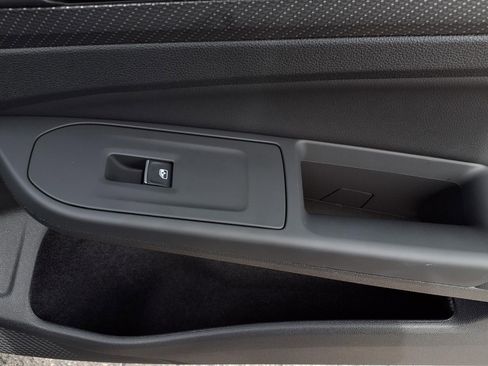 Certified 2024 Volkswagen Golf R image 26