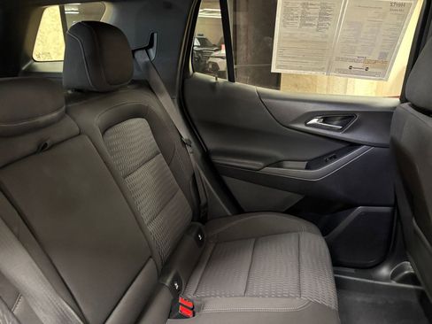 Used 2025 Chevrolet Equinox LT FWD image 37