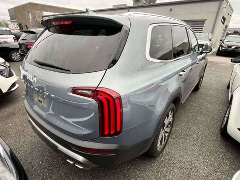 Used 2022 Kia Telluride EX w/ EX Premium Package image 2