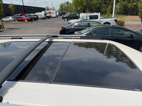 Used 2015 Ford Explorer XLT w/ Equipment Group 202A AWD/4WD image 5