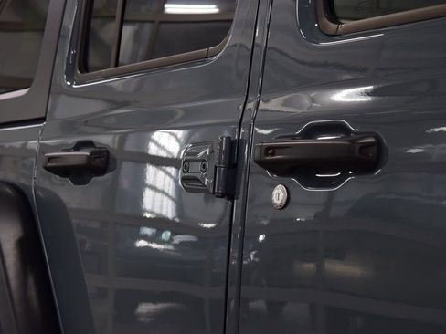 Used 2024 Jeep Wrangler Rubicon w/ Safety Group image 17