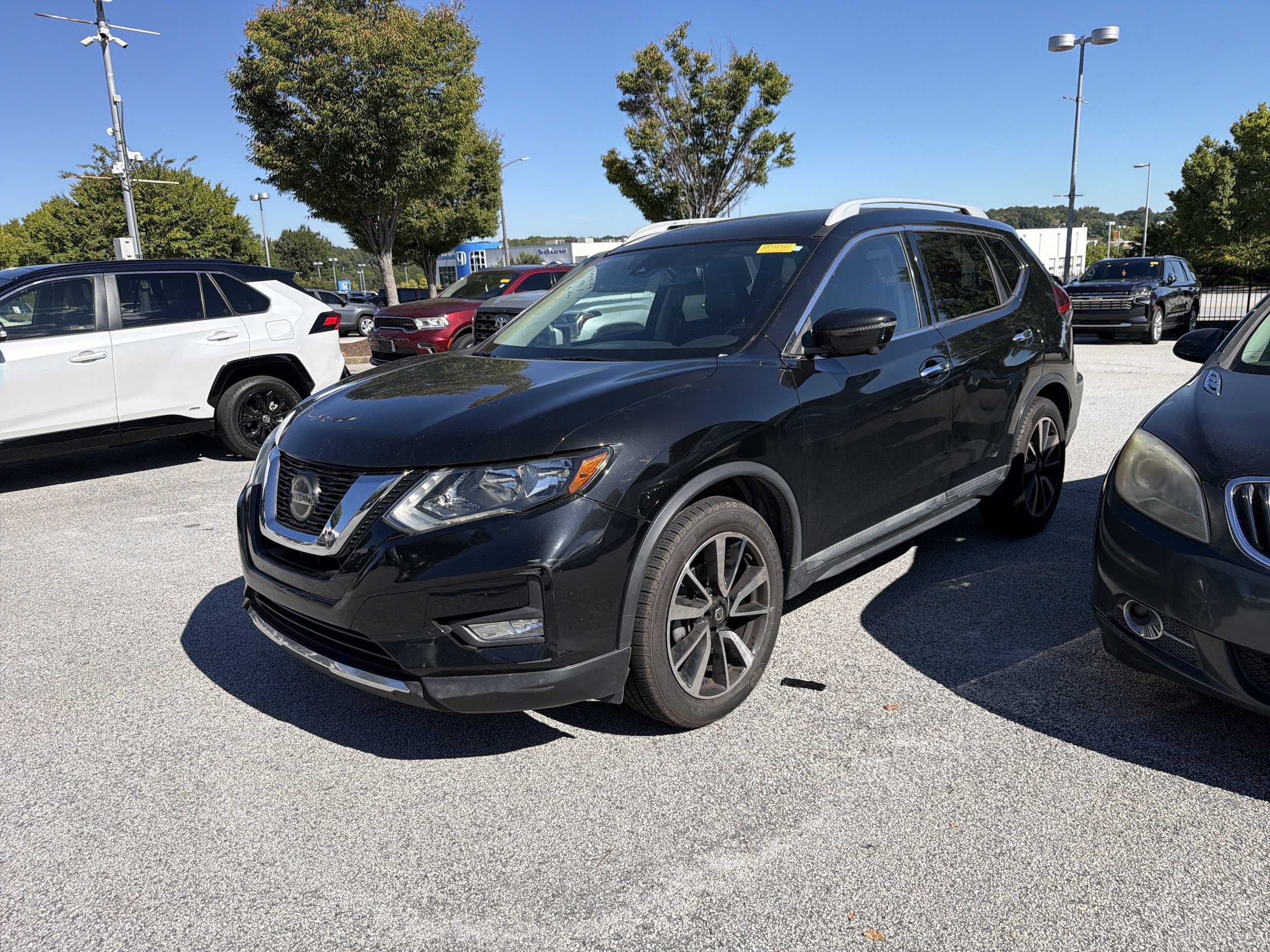Used 2019 Nissan Rogue FWD image 1
