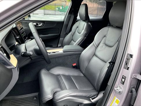 Used 2026 Volvo XC60 B5 Ultra w/ Climate Package image 27