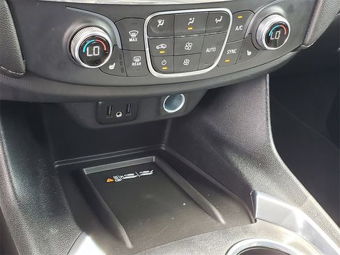 Used 2022 Chevrolet Traverse LT w/ LPO, Roadside Safety Package image 17