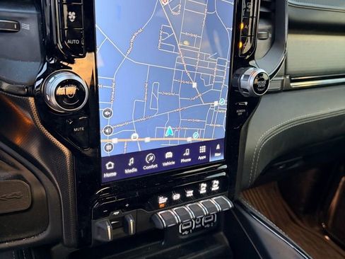 Used 2023 RAM 3500 Limited image 9