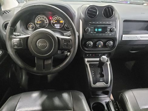 Used 2014 Jeep Compass Latitude w/ Sun/Sound Group AWD/4WD image 22