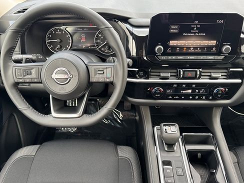 New 2025 Nissan Pathfinder SV image 17