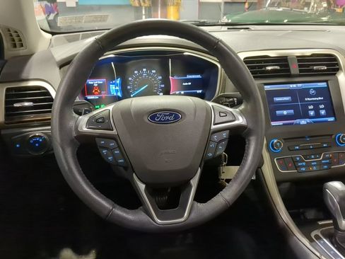 Used 2016 Ford Fusion SE w/ Equipment Group 202A FWD image 2
