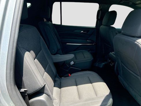 Used 2024 Chevrolet Traverse LT FWD image 23