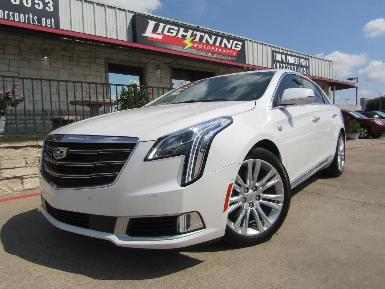 Used 2018 Cadillac XTS Luxury FWD image 1