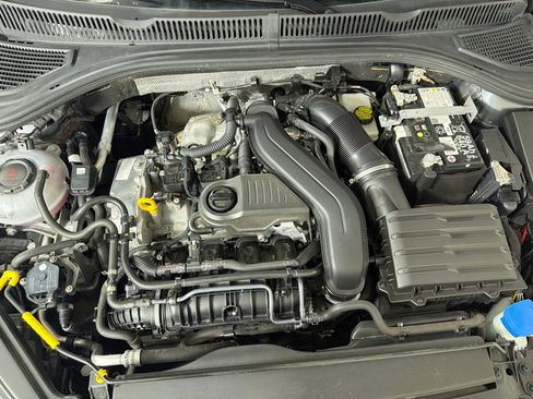 Used 2025 Volkswagen Jetta SE FWD image 31