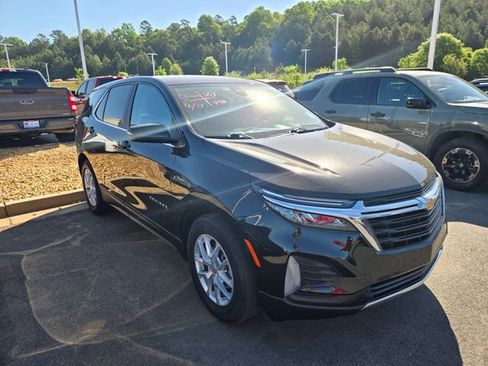 Used 2024 Chevrolet Equinox LT image 3