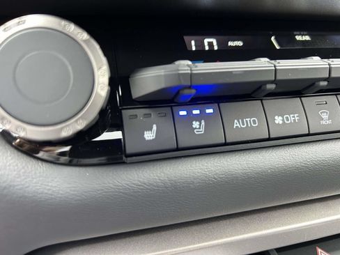 New 2026 Toyota Sequoia Platinum AWD/4WD image 22